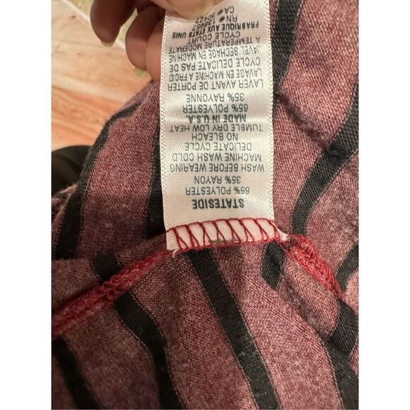 Stateside cold shoulder top size small - Picture 7 of 7